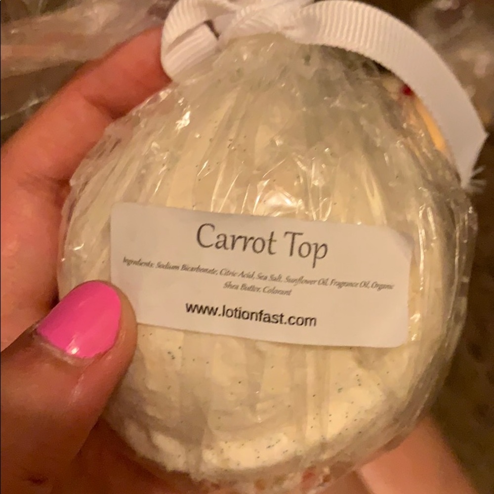 2 bath bombs - Picture 3 of 3